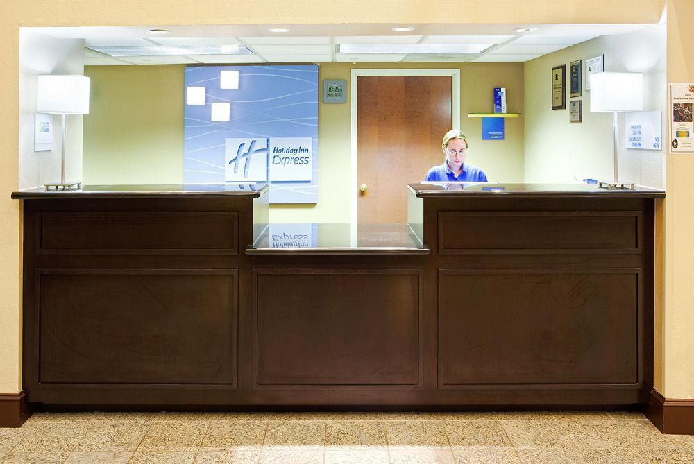 Country Inn & Suites By Radisson, Dunn, Nc Интерьер фото