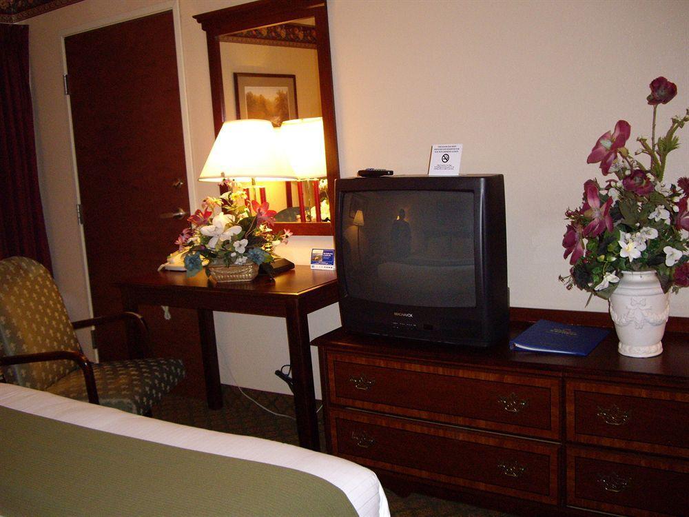 Country Inn & Suites By Radisson, Dunn, Nc Экстерьер фото