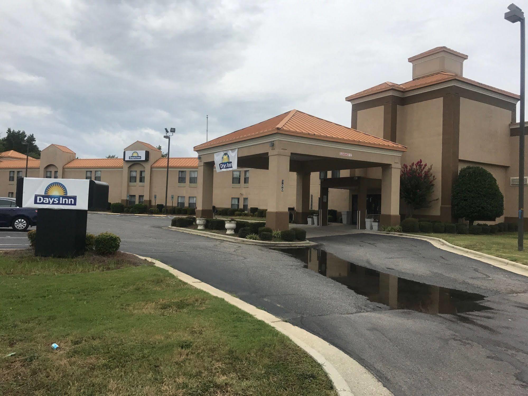 Country Inn & Suites By Radisson, Dunn, Nc Экстерьер фото